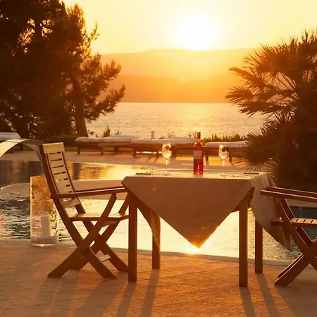 מלון Enalion Suites לאסי